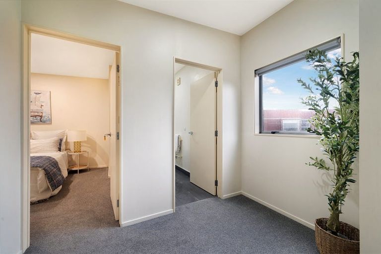 Photo of property in 76n Edmonton Road, Henderson, Auckland, 0612