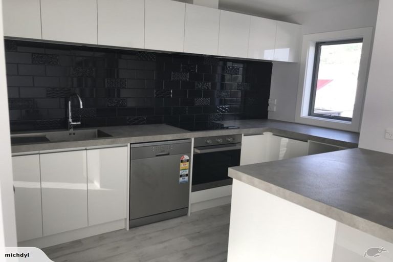 Photo of property in 3/121 Rongotai Road, Kilbirnie, Wellington, 6022