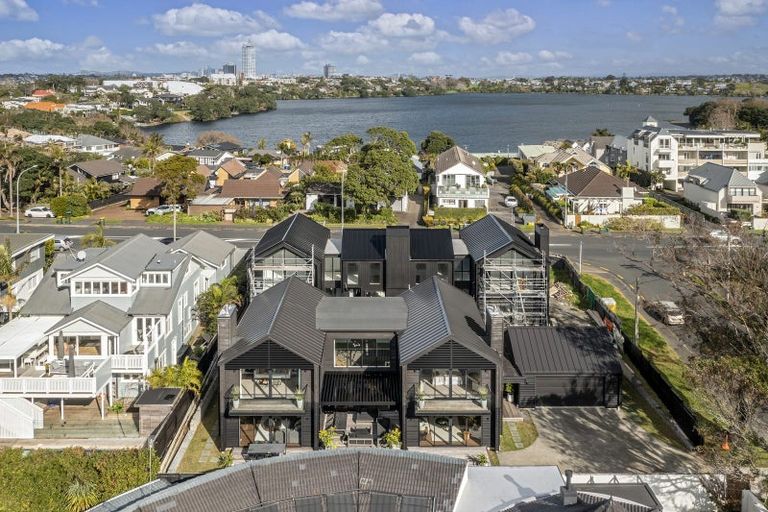 Photo of property in 1a Tiri Road, Takapuna, Auckland, 0620