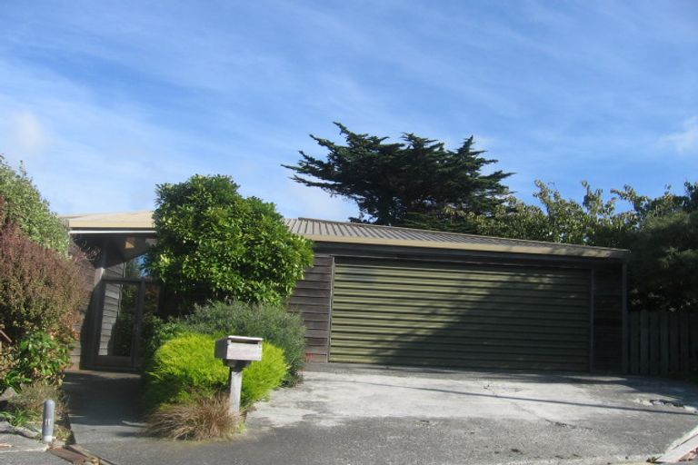 Photo of property in 25 Observatory Close, Whitby, Porirua, 5024