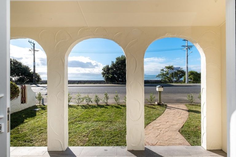 Photo of property in 24 Charles Street, Westshore, Napier, 4110