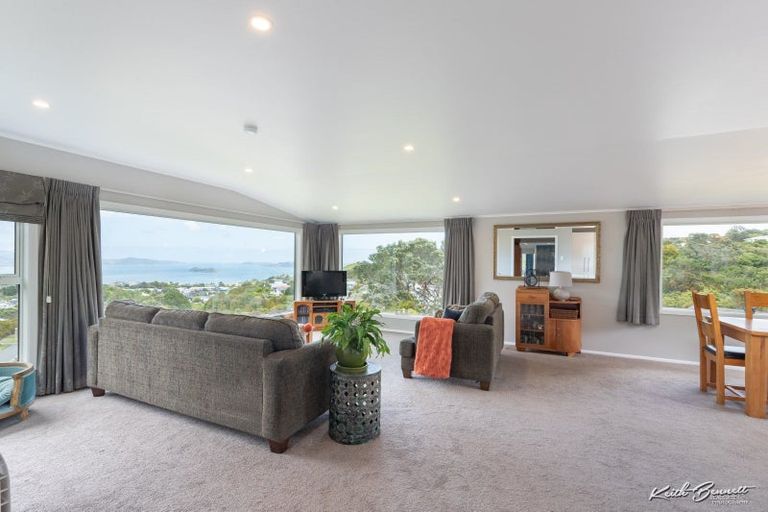 Photo of property in 39 Oakleigh Street, Maungaraki, Lower Hutt, 5010