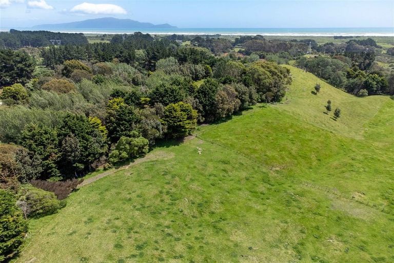 Photo of property in 84 Te Hapua Road, Te Horo, Otaki, 5581