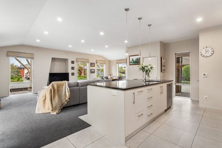 Photo of property in 17 Mataroa Place, Parklands, Christchurch, 8083