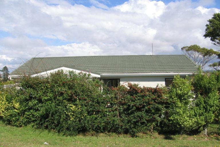 Photo of property in 624 East Coast Road, Pinehill, Auckland, 0630