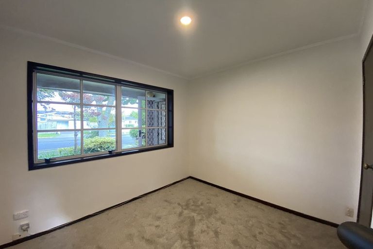 Photo of property in 1/80 Sunderlands Road, Bucklands Beach, Auckland, 2012