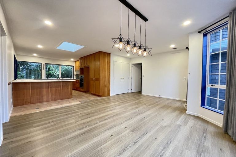 Photo of property in 12 Manu Place, Pinehill, Auckland, 0632