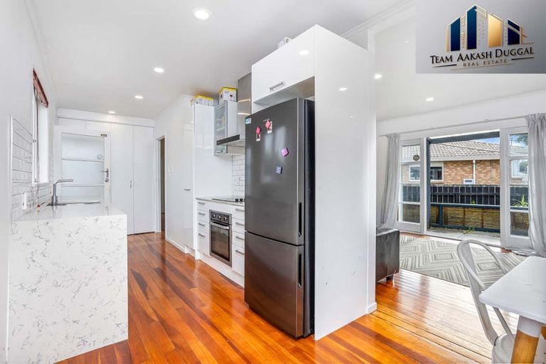 Photo of property in 1c Kuaka Place, New Lynn, Auckland, 0600
