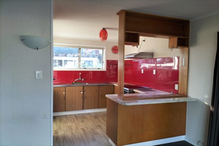 Photo of property in 33a Kawaha Point Road, Fairy Springs, Rotorua, 3015