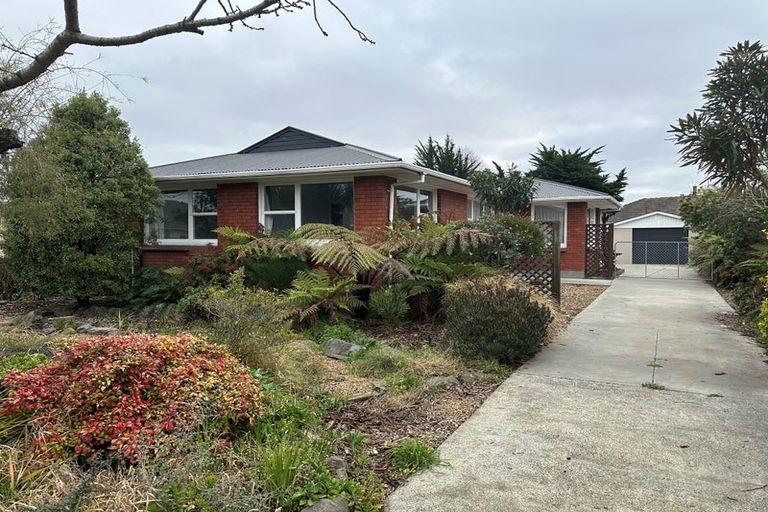 Photo of property in 90 Frensham Crescent, Woolston, Christchurch, 8062