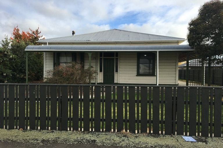 Photo of property in 44 Lombard Street, Palmerston North, 4410