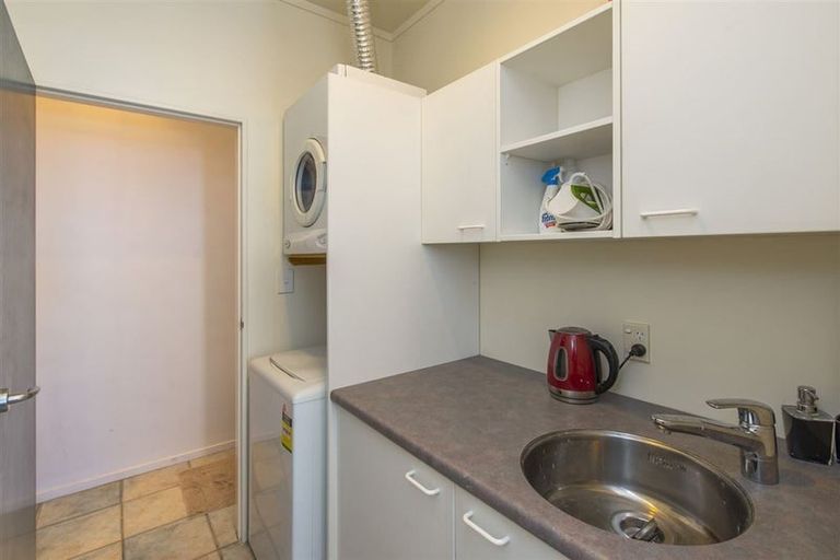 Photo of property in Fernhill Flats, 10/324 The Terrace, Te Aro, Wellington, 6011