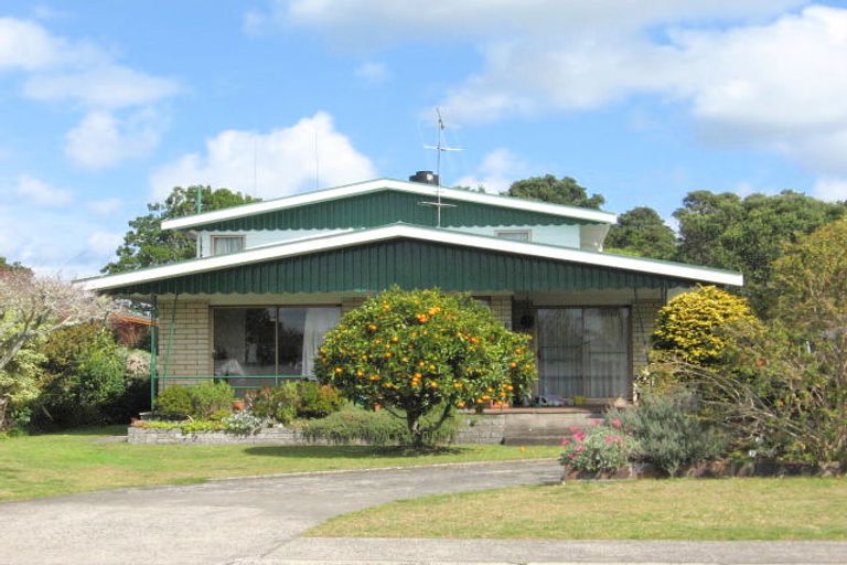 Photo of property in 6 Robinson Road, Whitianga, 3510