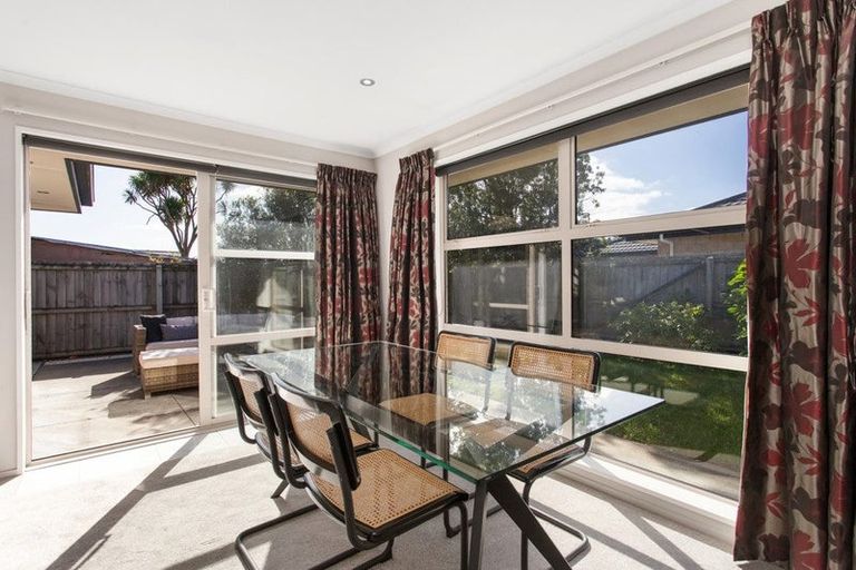 Photo of property in 98 Condell Avenue, Papanui, Christchurch, 8053