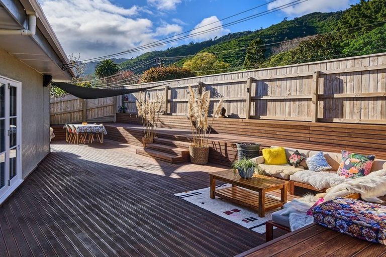 Photo of property in 70 Winara Avenue, Waikanae, 5036