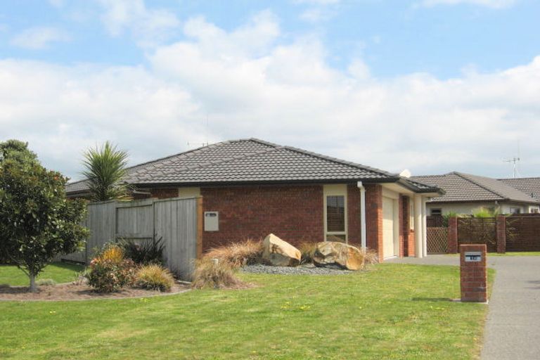 Photo of property in 14 Saint Kilda Place, Papamoa Beach, Papamoa, 3118
