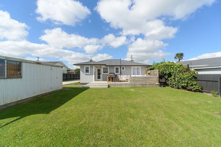 Photo of property in 8 Peters Avenue, Cloverlea, Palmerston North, 4412