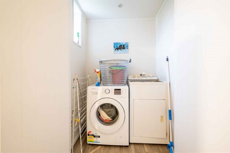 Photo of property in 6 Aerodrome Road, Lorneville, Invercargill, 9876