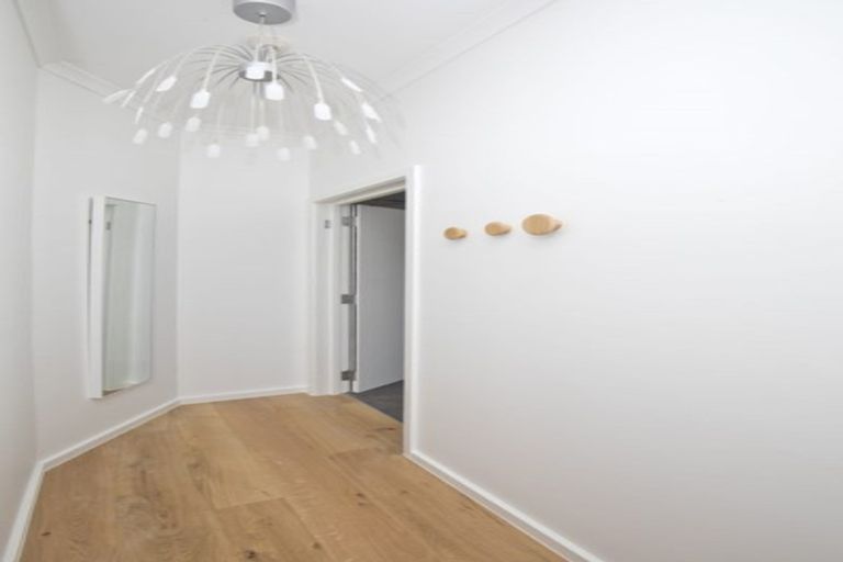 Photo of property in 8 Farnham Street, Mornington, Wellington, 6021