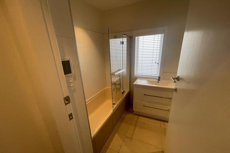 Photo of property in 5/3 Kawau Close, Orewa, 0931