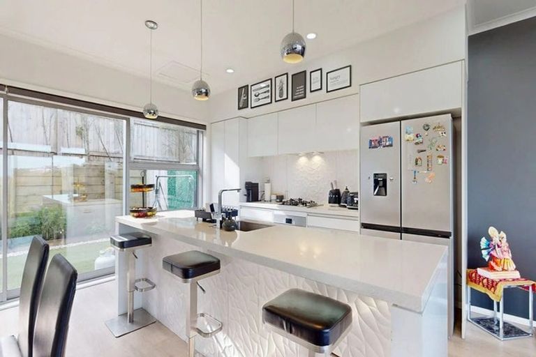 Photo of property in 29 Cresswell Place, Johnsonville, Wellington, 6037