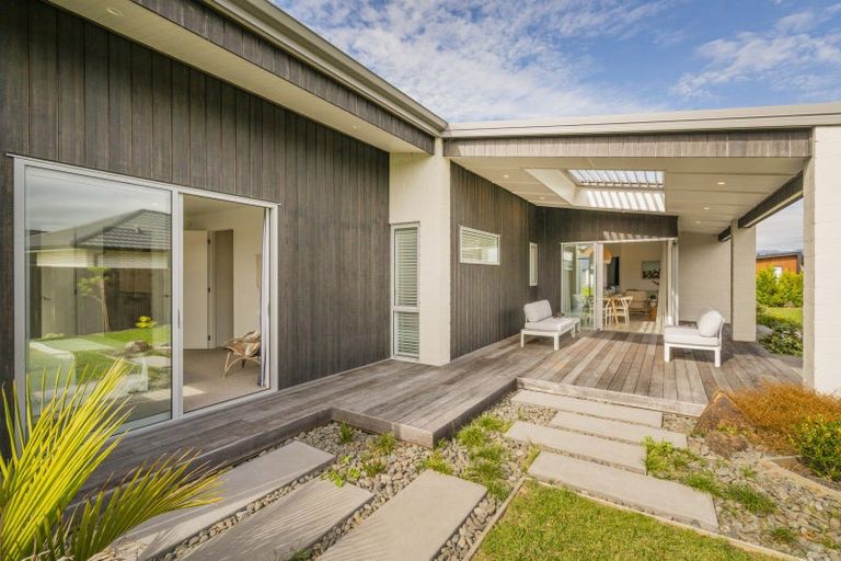 Photo of property in 7 Awatea Drive, Whitianga, 3510
