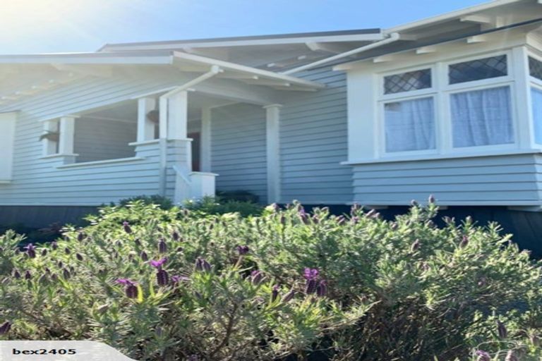 Photo of property in 37 Harrison Street West, Featherston, 5710