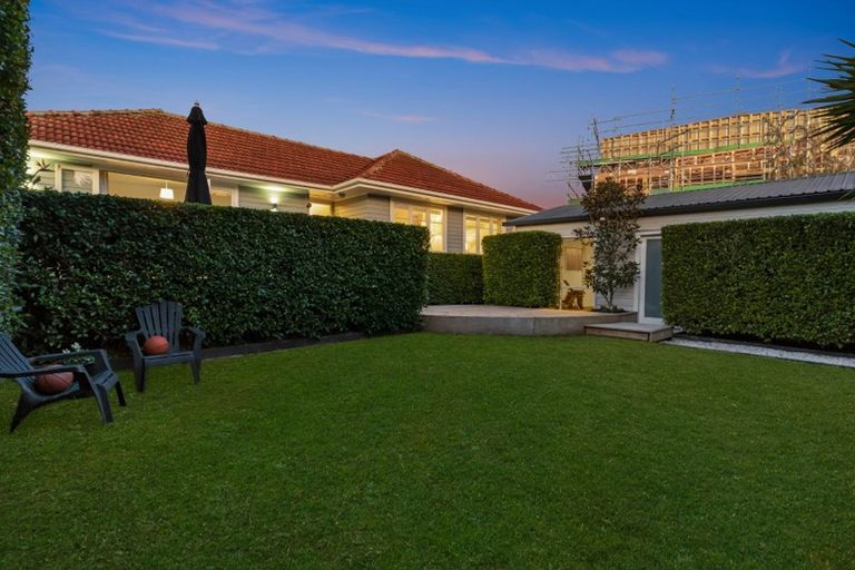 Photo of property in 69 Kervil Avenue, Te Atatu Peninsula, Auckland, 0610