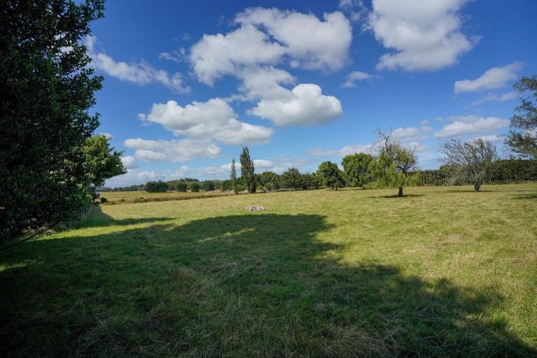 Photo of property in 195 Oteramika Road, Seaward Bush, Invercargill, 9871