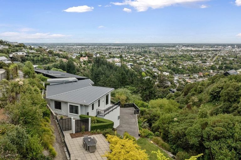 Photo of property in 16 Iles Lane, Cashmere, Christchurch, 8022