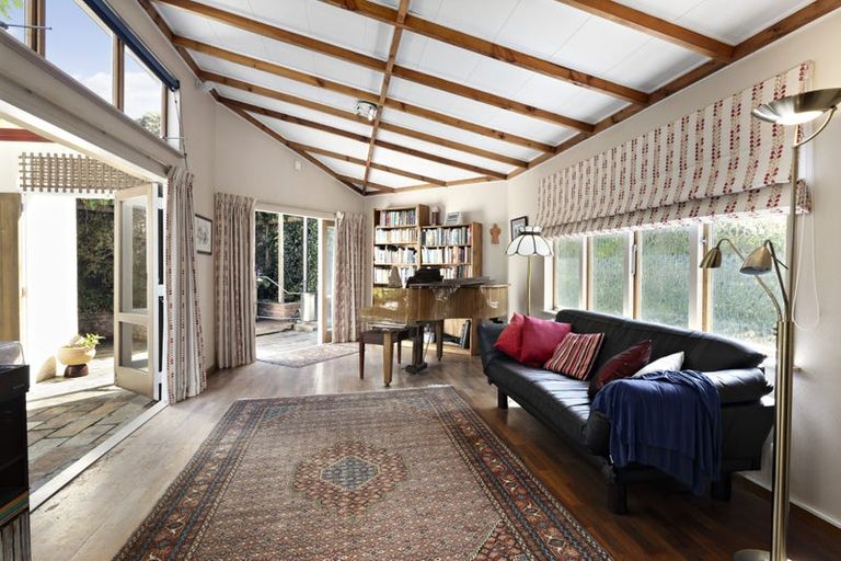 Photo of property in 6 Darwin Street, Karori, Wellington, 6012