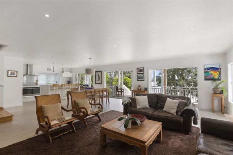 Photo of property in 11 Beresford Street, Bayswater, Auckland, 0622