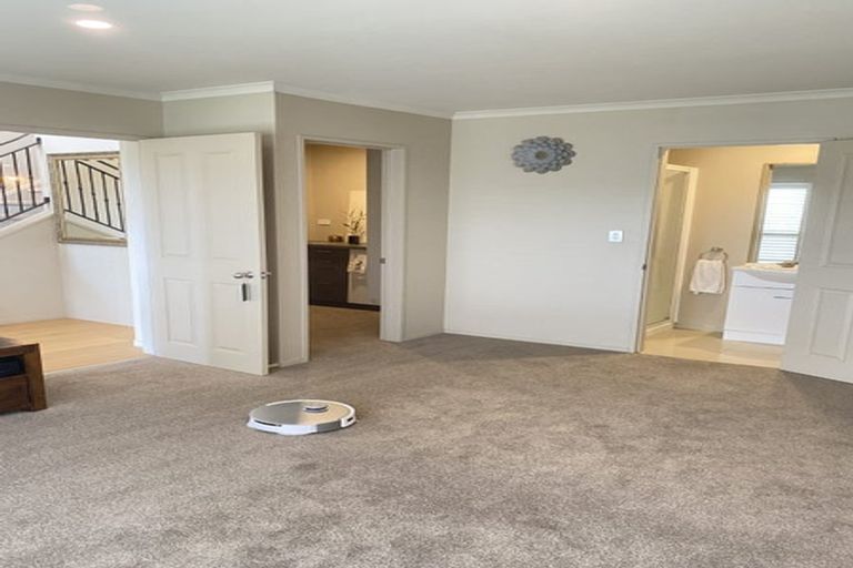 Photo of property in 2 Ellivani Rise, Pukekohe, 2120