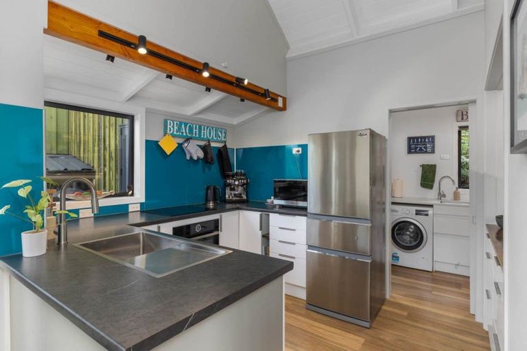 Photo of property in 19 Te Kahikatoa Peninsula Road, Kaeo, 0478