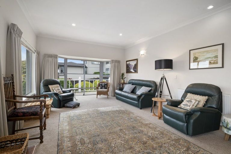 Photo of property in 9 Maniapoto Grove, Waipahihi, Taupo, 3330