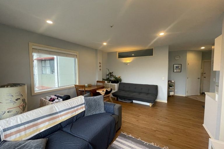 Photo of property in Terrace Tower Apartments, 126 The Terrace, Wellington Central, Wellington, 6011