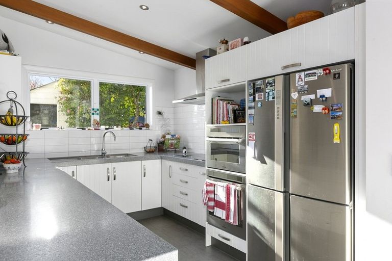 Photo of property in 18 Howard Street, Macandrew Bay, Dunedin, 9014