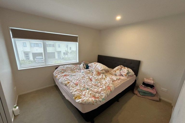 Photo of property in 33/11 Ray Small Drive, Papakura, 2110