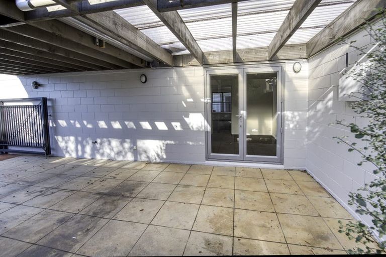 Photo of property in 5/290 Barbadoes Street, Christchurch Central, Christchurch, 8011