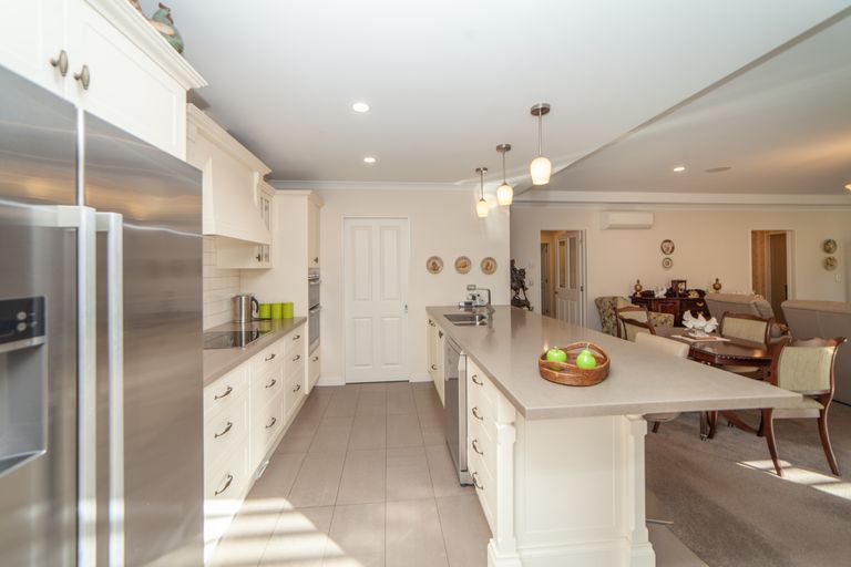 Photo of property in 15 Old Red Barn Road, Halswell, Christchurch, 8025