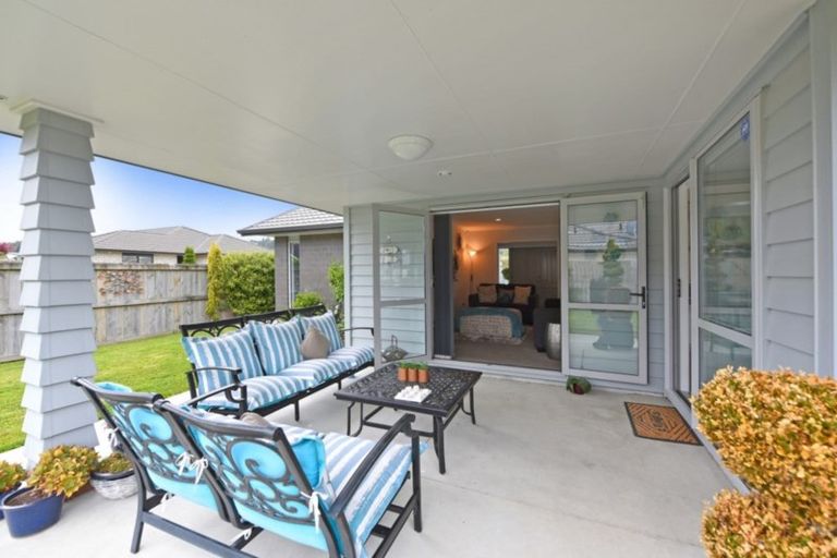 Photo of property in 10a Sunstone Crescent, Brown Owl, Upper Hutt, 5018