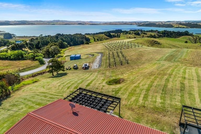 Photo of property in 24 Shegadeen Road, Wharehine, Wellsford, 0973