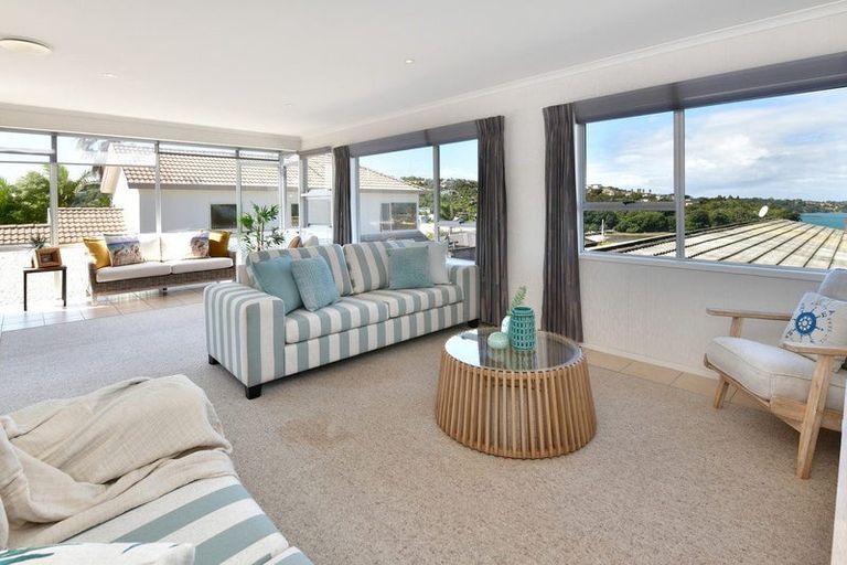 Photo of property in 1017 Whangaparaoa Road, Tindalls Beach, Whangaparaoa, 0930