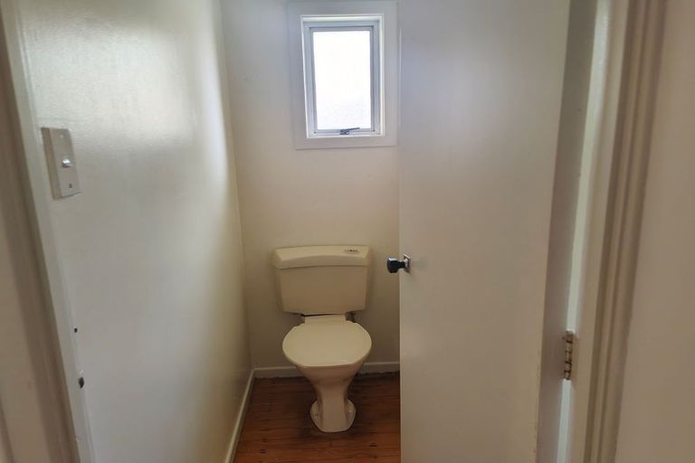 Photo of property in 38 Durham Street, Te Atatu Peninsula, Auckland, 0610