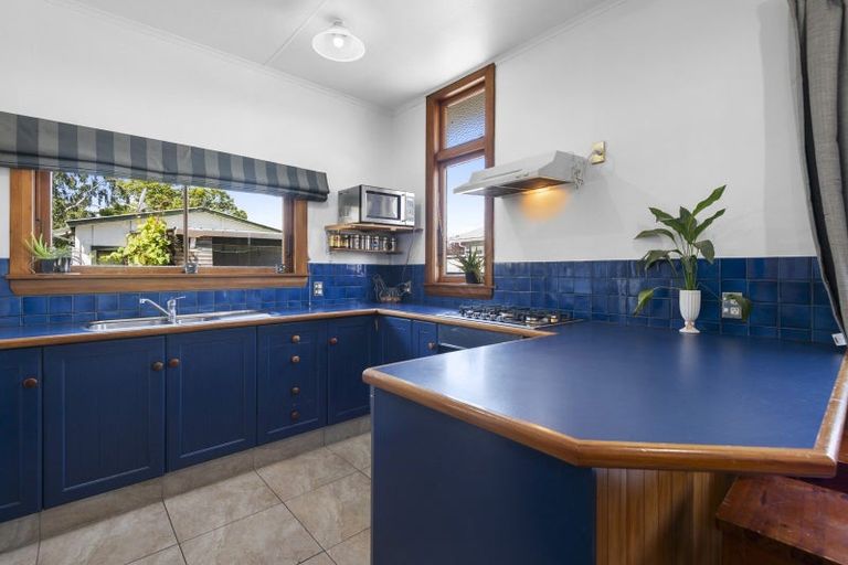 Photo of property in 27 Thomson Street, West End, Palmerston North, 4412
