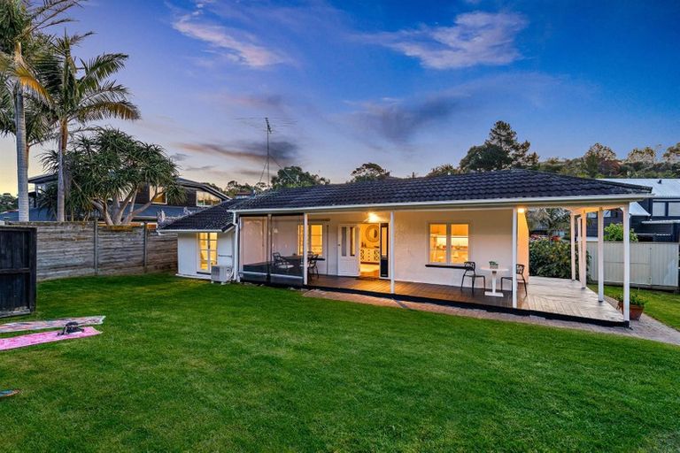 Photo of property in 1/86 Beach Road, Castor Bay, Auckland, 0620