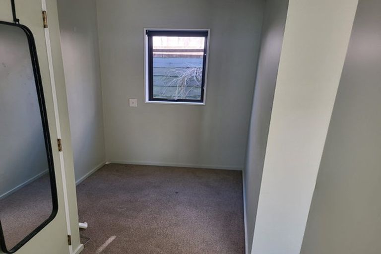 Photo of property in 12 Tirowhanga Road, Paremata, Porirua, 5024