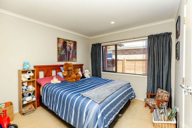 Photo of property in 22 Truby King Street, Merrilands, New Plymouth, 4312