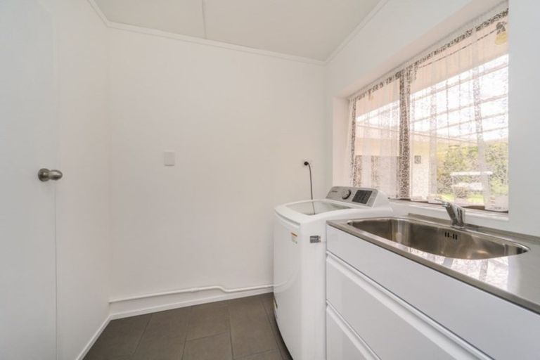 Photo of property in 76 Long Melford Road, Awapuni, Palmerston North, 4412