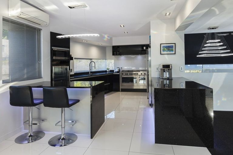 Photo of property in 12 Harry Ell Drive, Cashmere, Christchurch, 8022